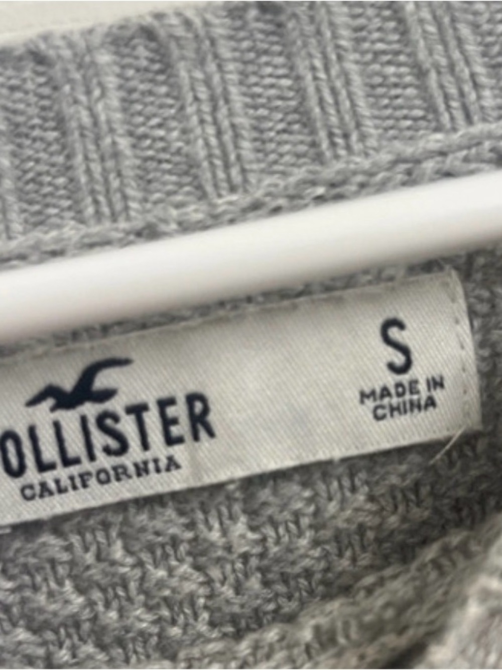 Hollister Light Gray Knit Crewneck Sweater - Picture 3 of 3